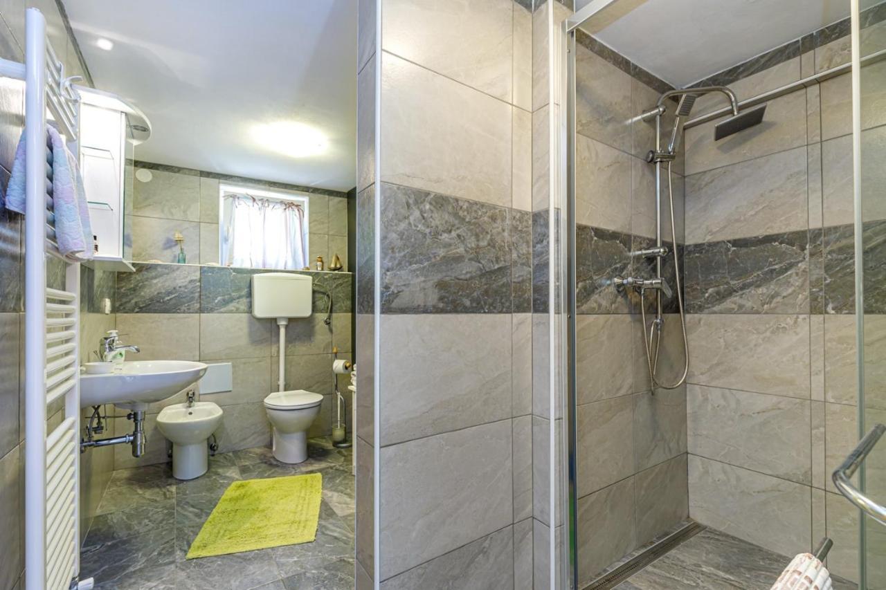 Apartments Vivijana Rabac Exterior photo